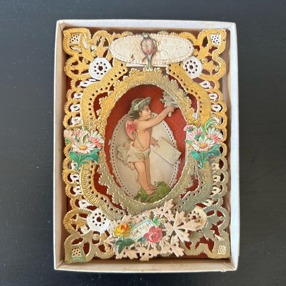 Antique Valentine in a Box - Picture 2 of 5